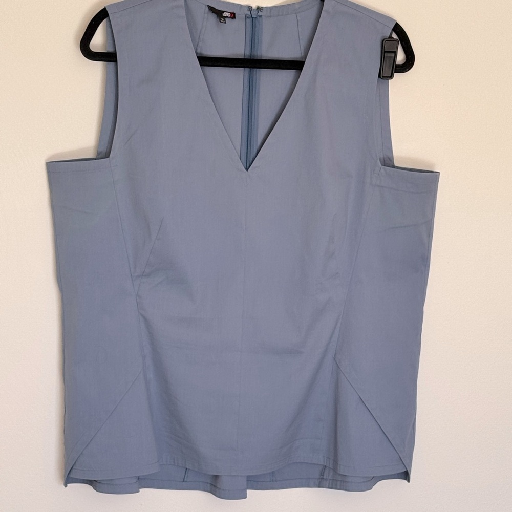 One Forty 8 Blue Linen Top with V-Neck Size 16